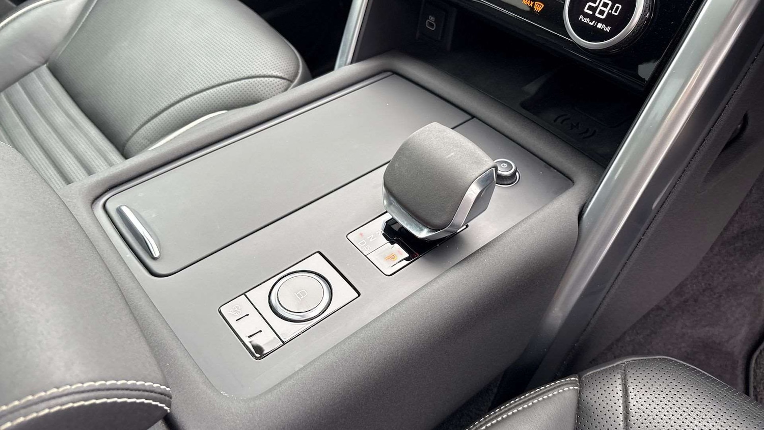 Used Land Rover Discovery 2024 for sale - 76045145: Photo 13