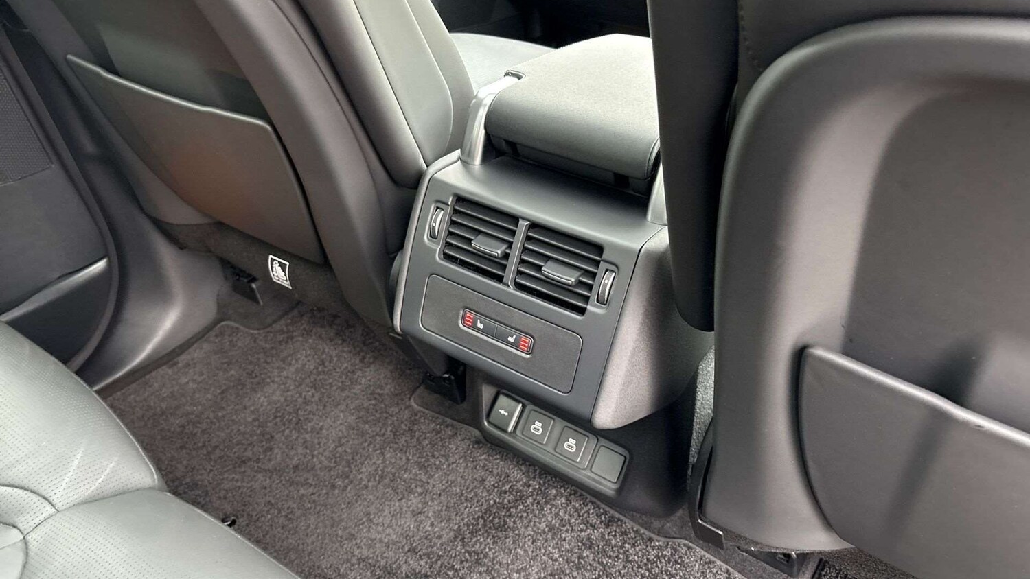 Used Land Rover Discovery 2024 for sale - 76045145: Photo 18