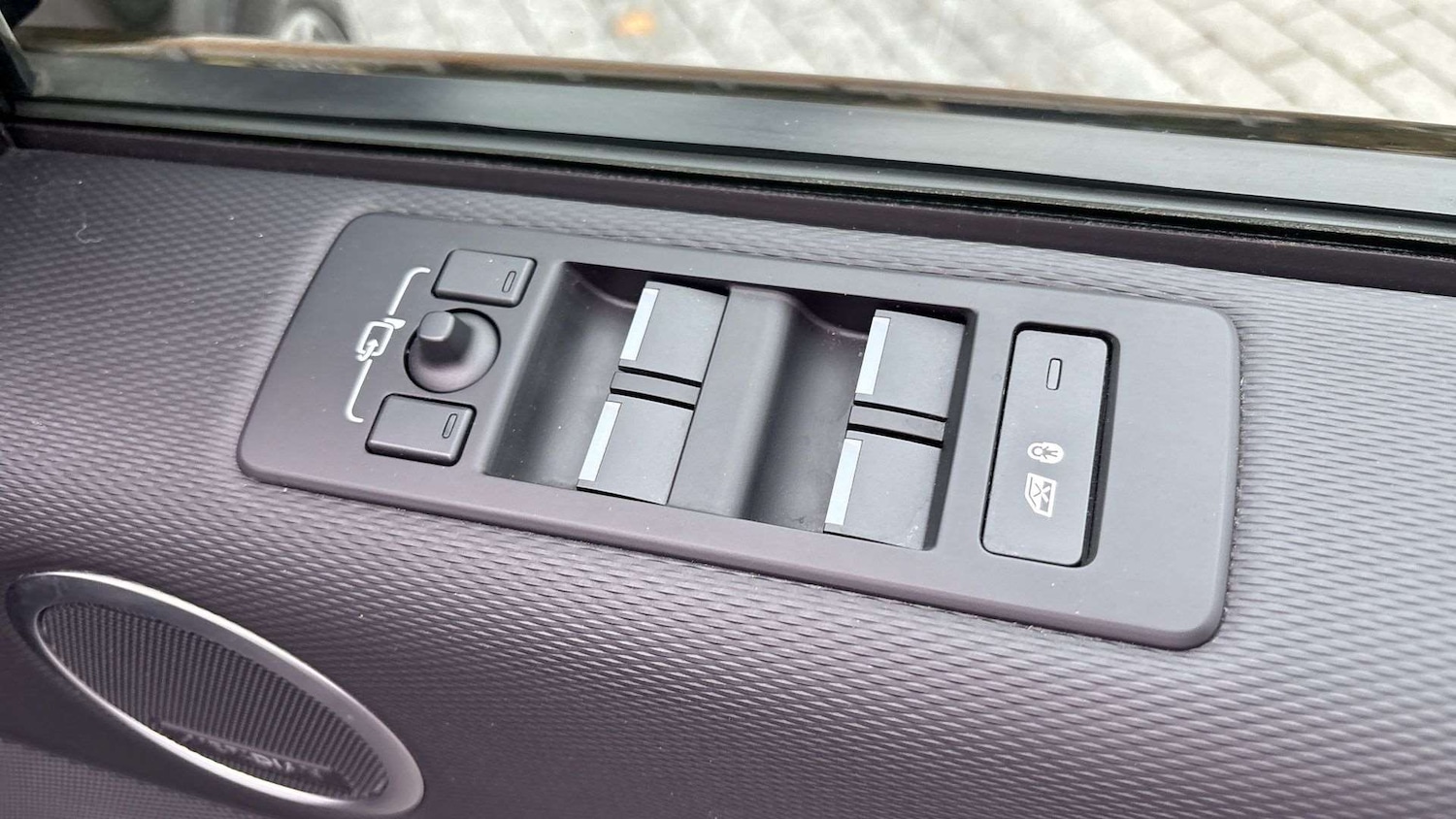 Used Land Rover Discovery 2024 for sale - 76045145: Photo 25