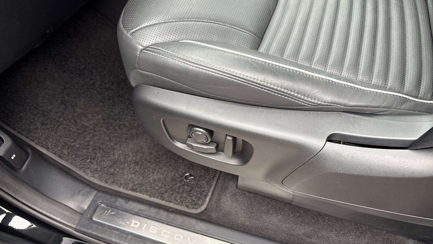 Used Land Rover Discovery 2024 for sale - 76045145: Photo 33