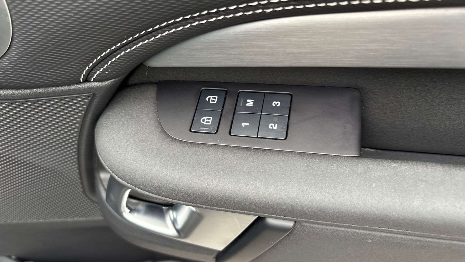 Used Land Rover Discovery 2024 for sale - 76045145: Photo 35