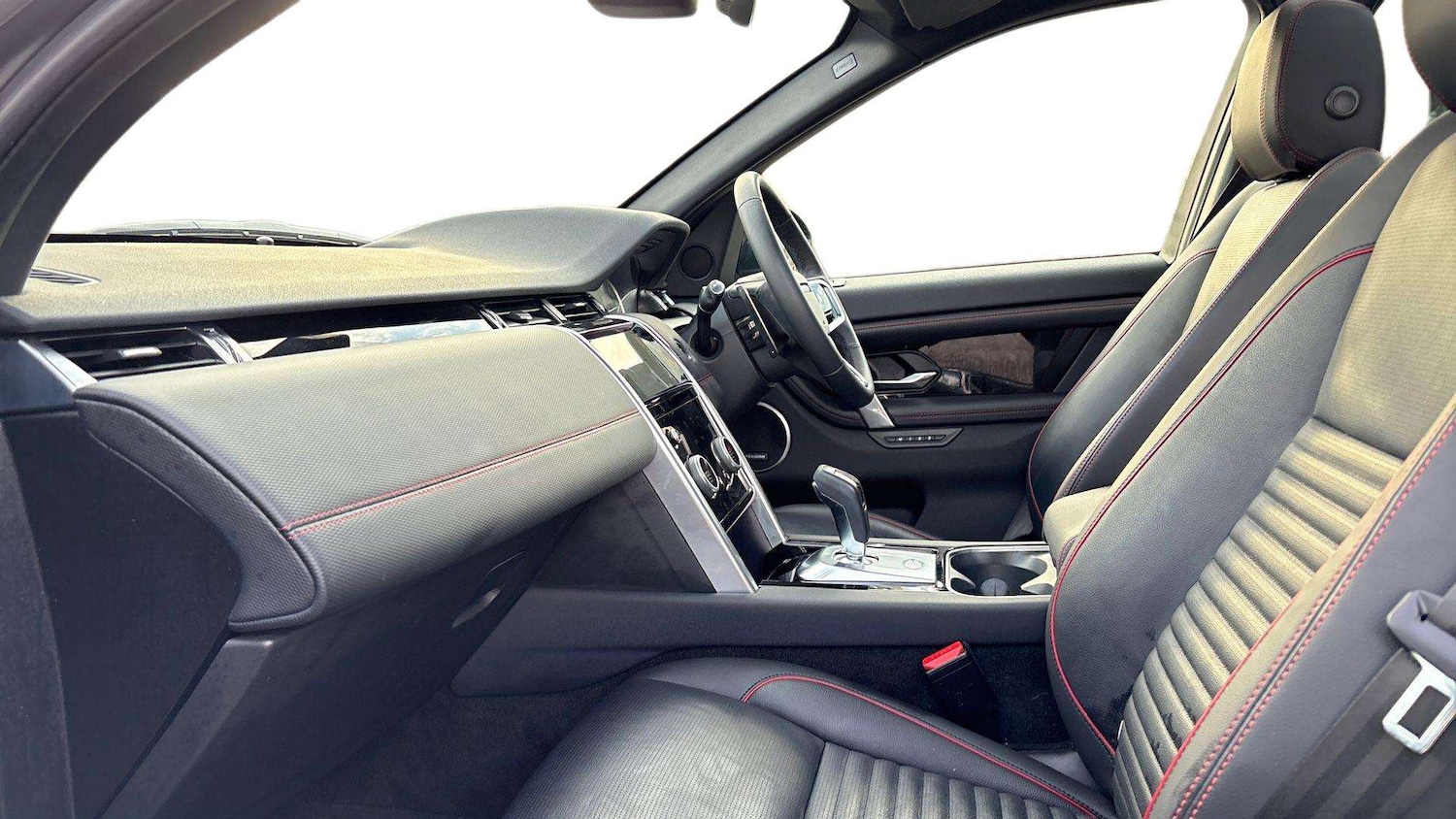 Used Land Rover Discovery Sport 2022 for sale - 76761108: Photo 3