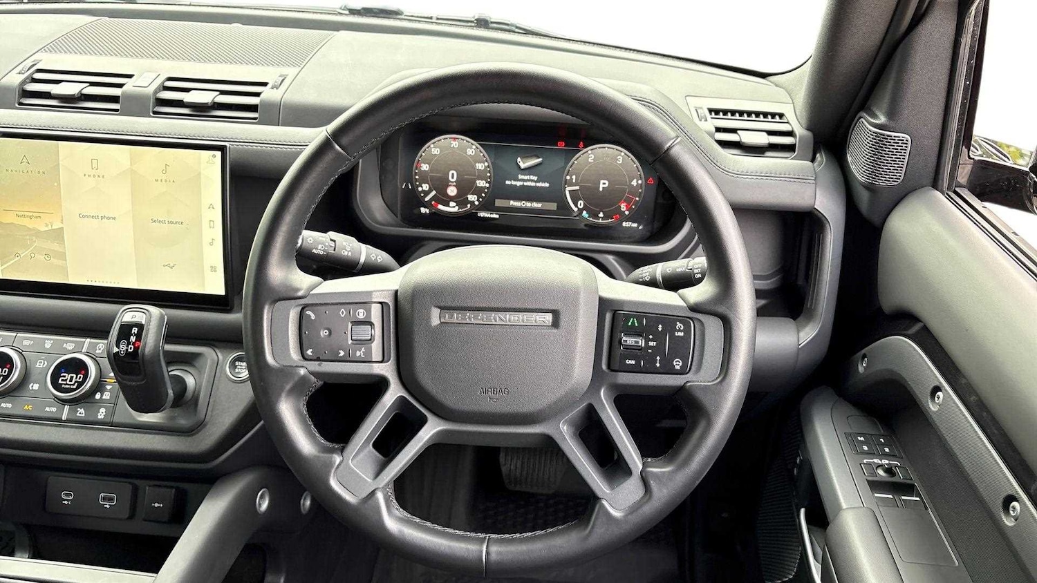 Used Land Rover Defender 2023 for sale - 76610497: Photo 15