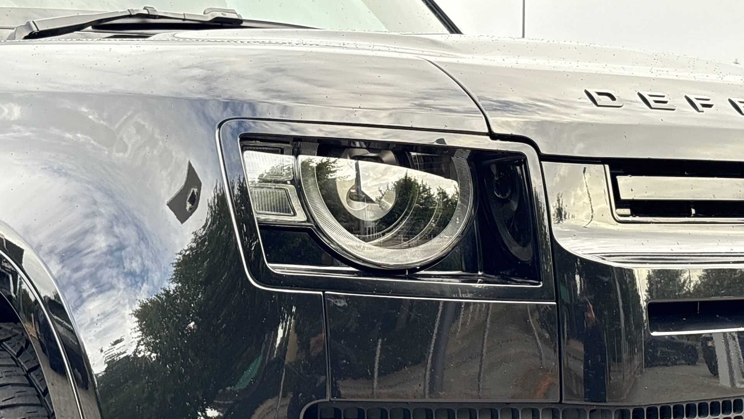 Used Land Rover Defender 2023 for sale - 76610497: Photo 17