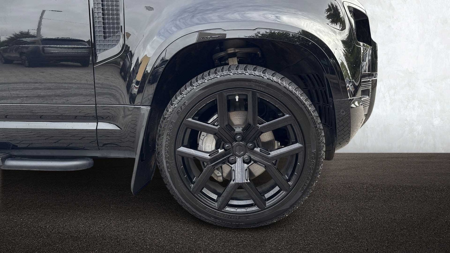 Used Land Rover Defender 2023 for sale - 76610497: Photo 8