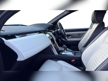 Used Land Rover Discovery Sport 2021 for sale - 76718301: Photo