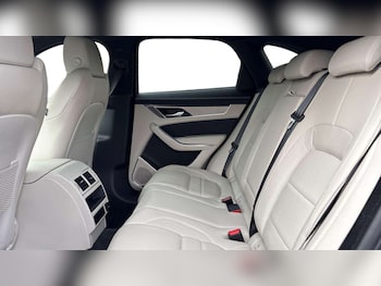 Used Jaguar F-Pace 2023 for sale - 77011208: Photo