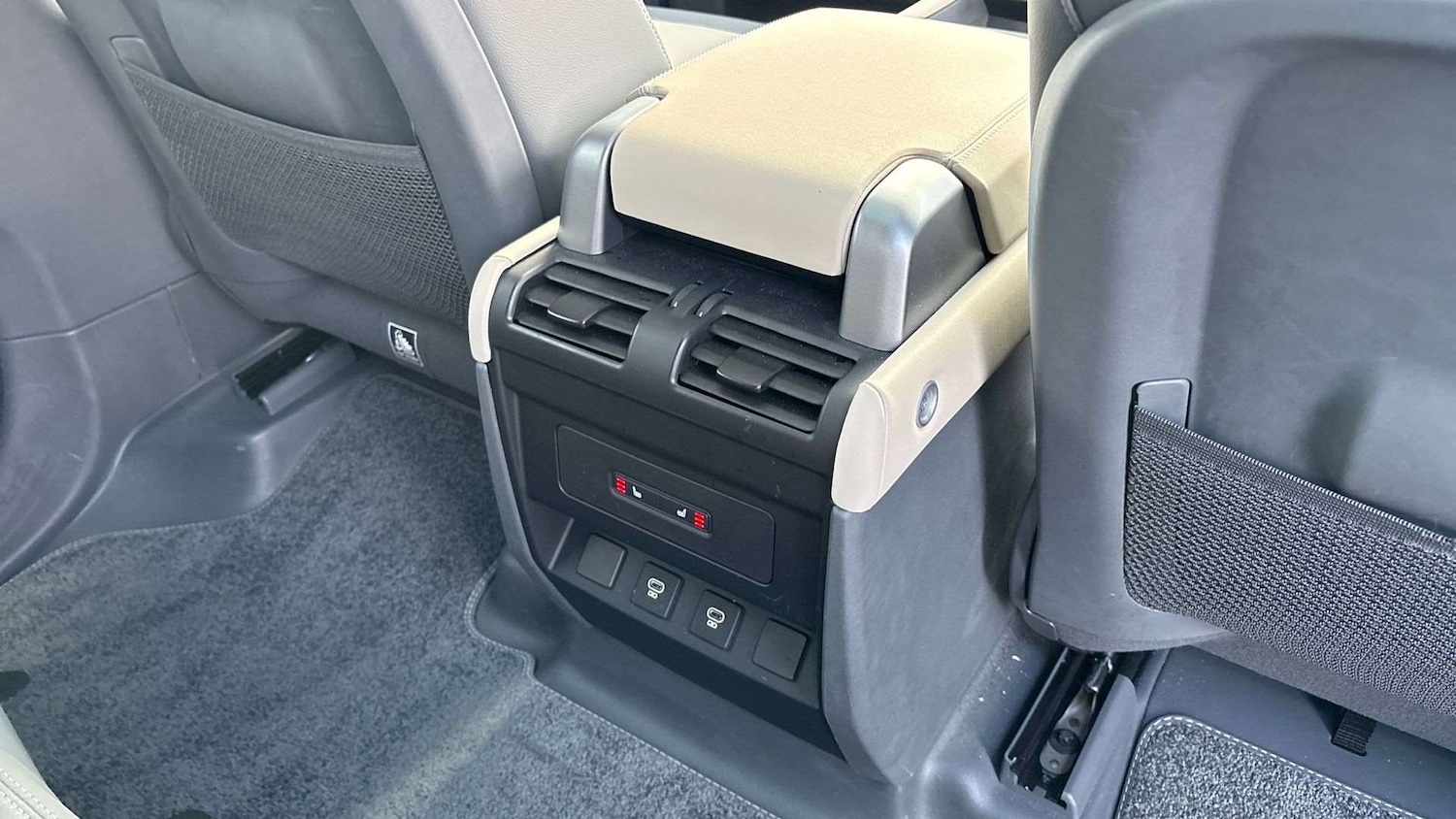 Used Land Rover Defender 2023 for sale - 76718249: Photo 18