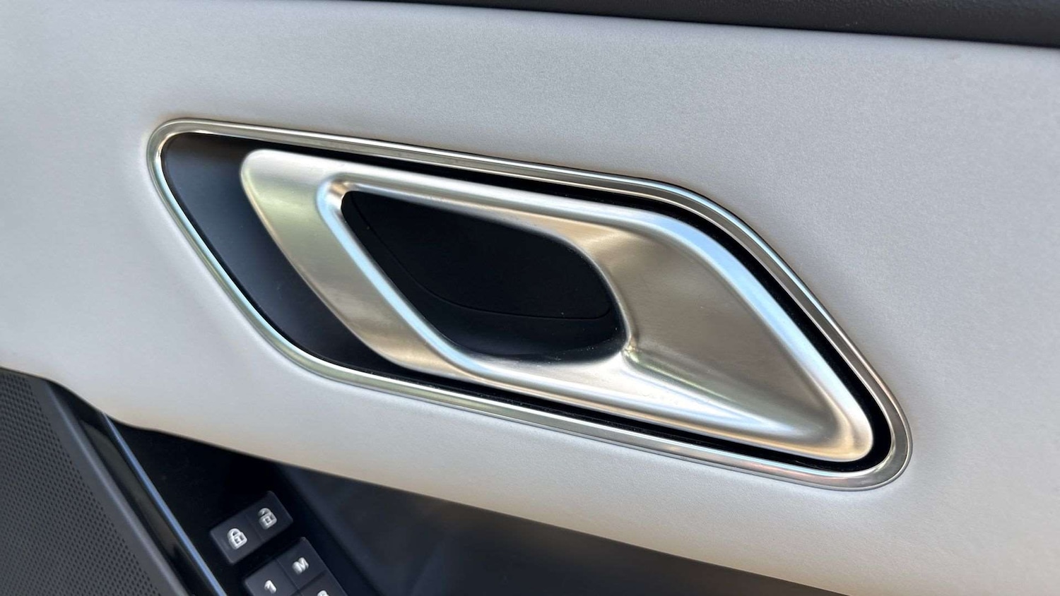 Used Land Rover Range Rover Velar 2023 for sale - 76016260: Photo 34