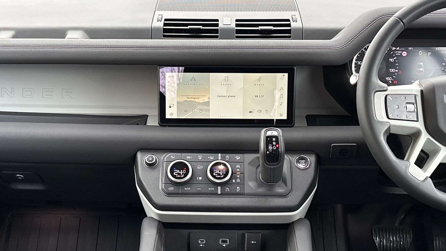 Used Land Rover Defender 90 2023 for sale - 77103173: Photo 14