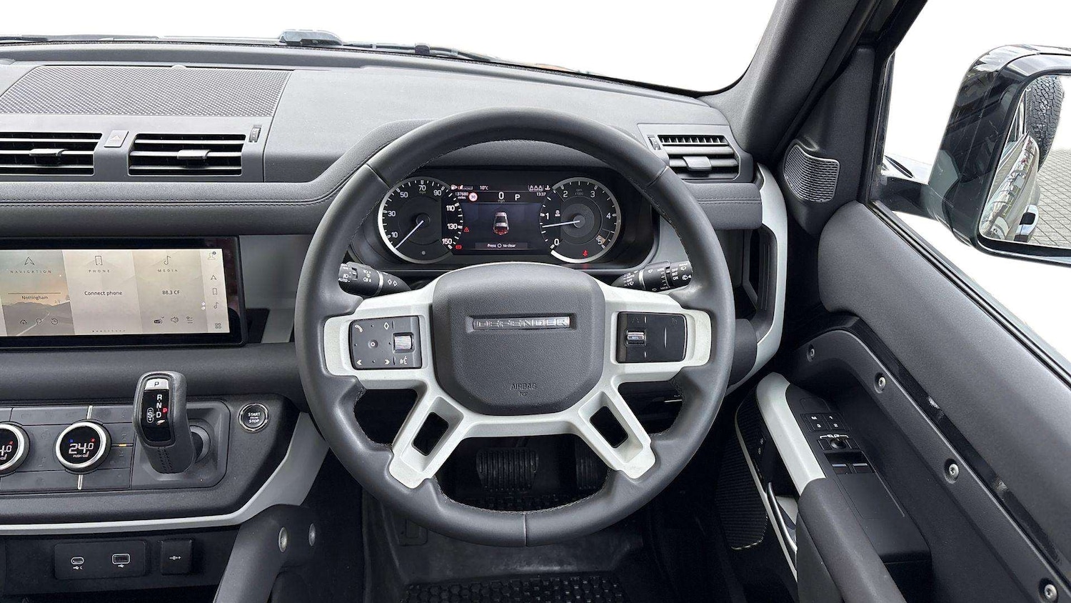 Used Land Rover Defender 90 2023 for sale - 77103173: Photo 15