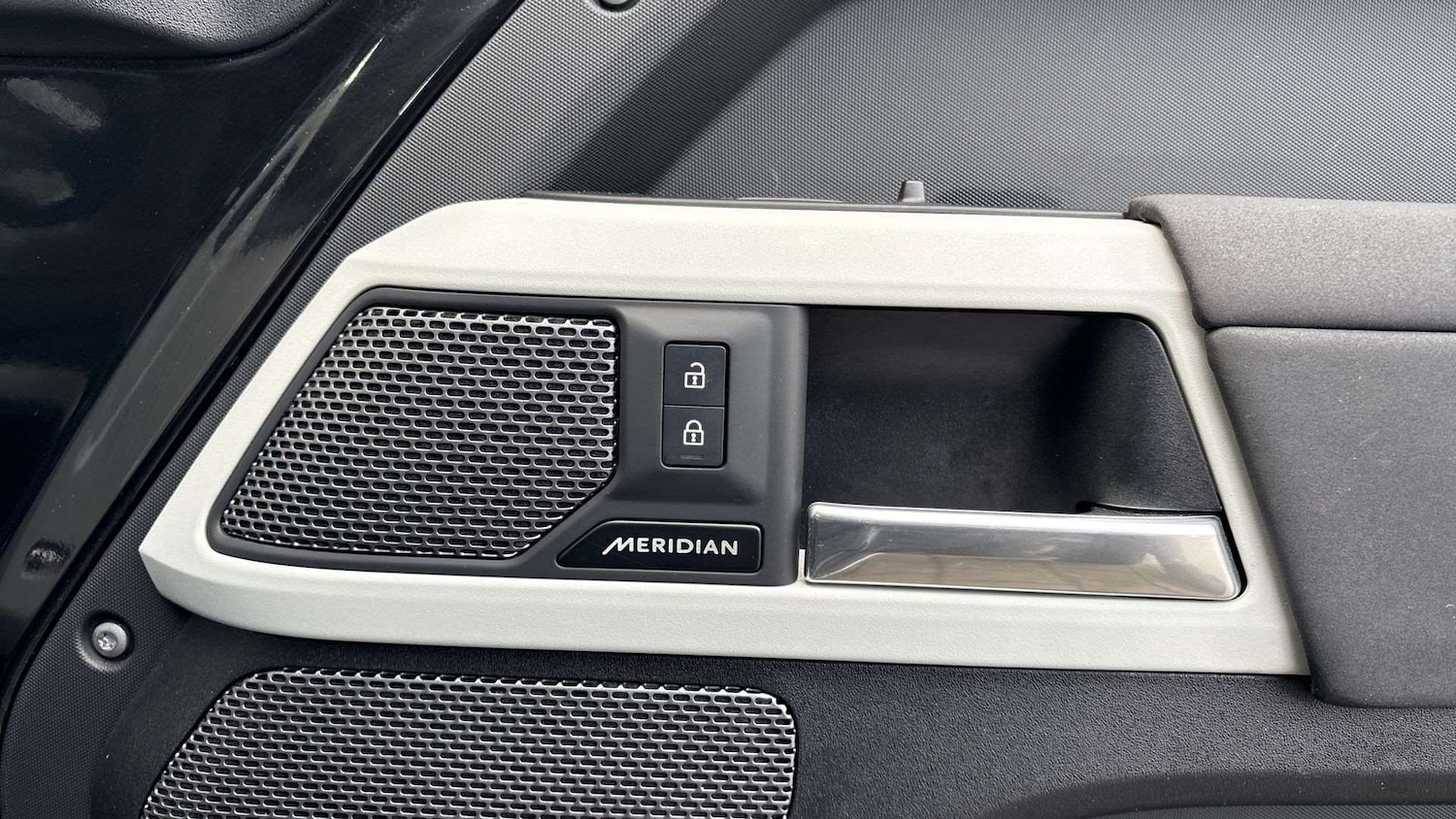 Used Land Rover Defender 90 2023 for sale - 77103173: Photo 23