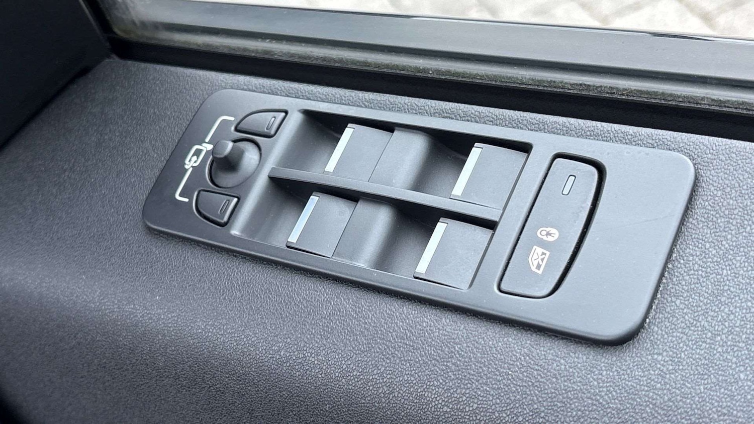 Used Land Rover Discovery Sport 2023 for sale - 78060226: Photo 25