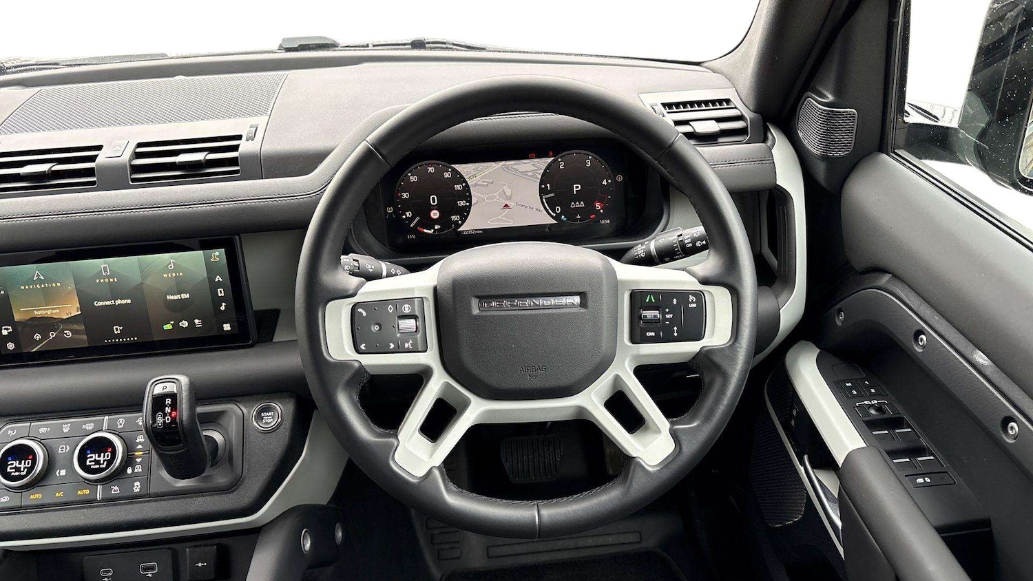 Used Land Rover Defender 2023 for sale - 76761075: Photo 15