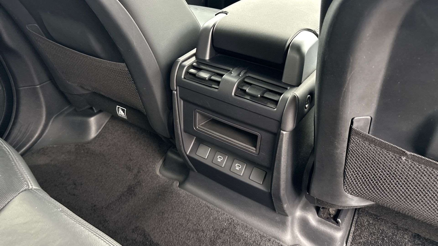 Used Land Rover Defender 2023 for sale - 76761075: Photo 18