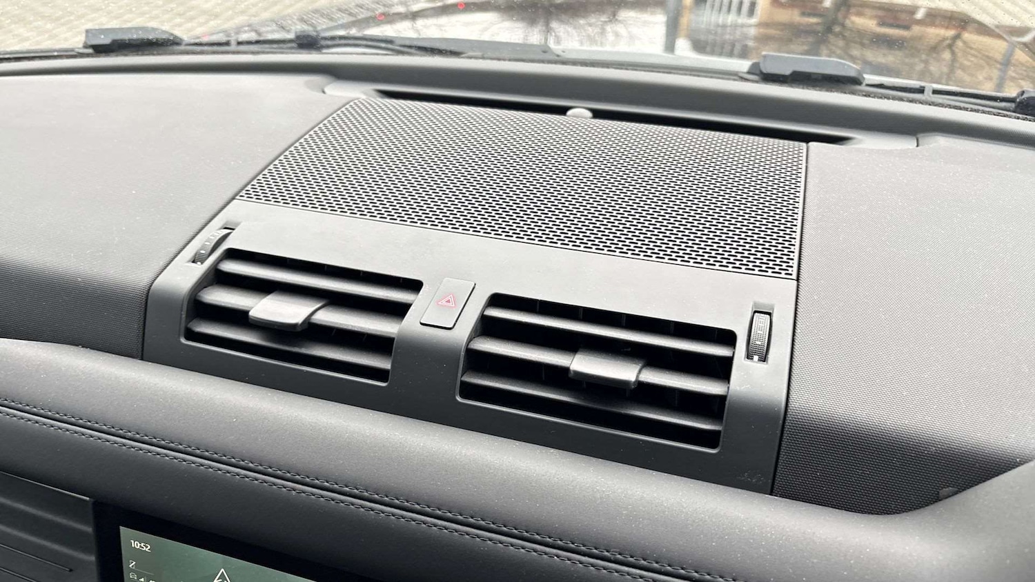 Used Land Rover Defender 2023 for sale - 76761075: Photo 34