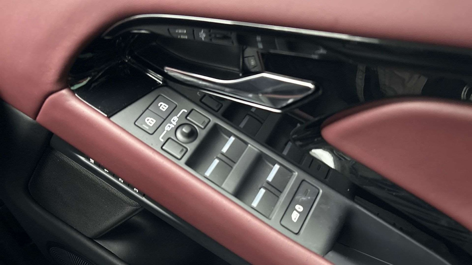 Used Land Rover Range Rover Evoque 2024 for sale - 76928927: Photo 25