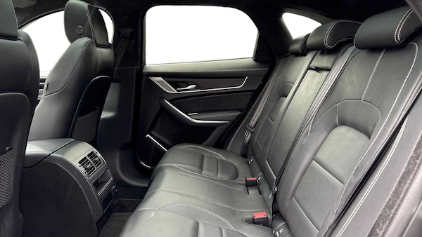 Used Jaguar F-Pace for sale - 75711048: Photo 4