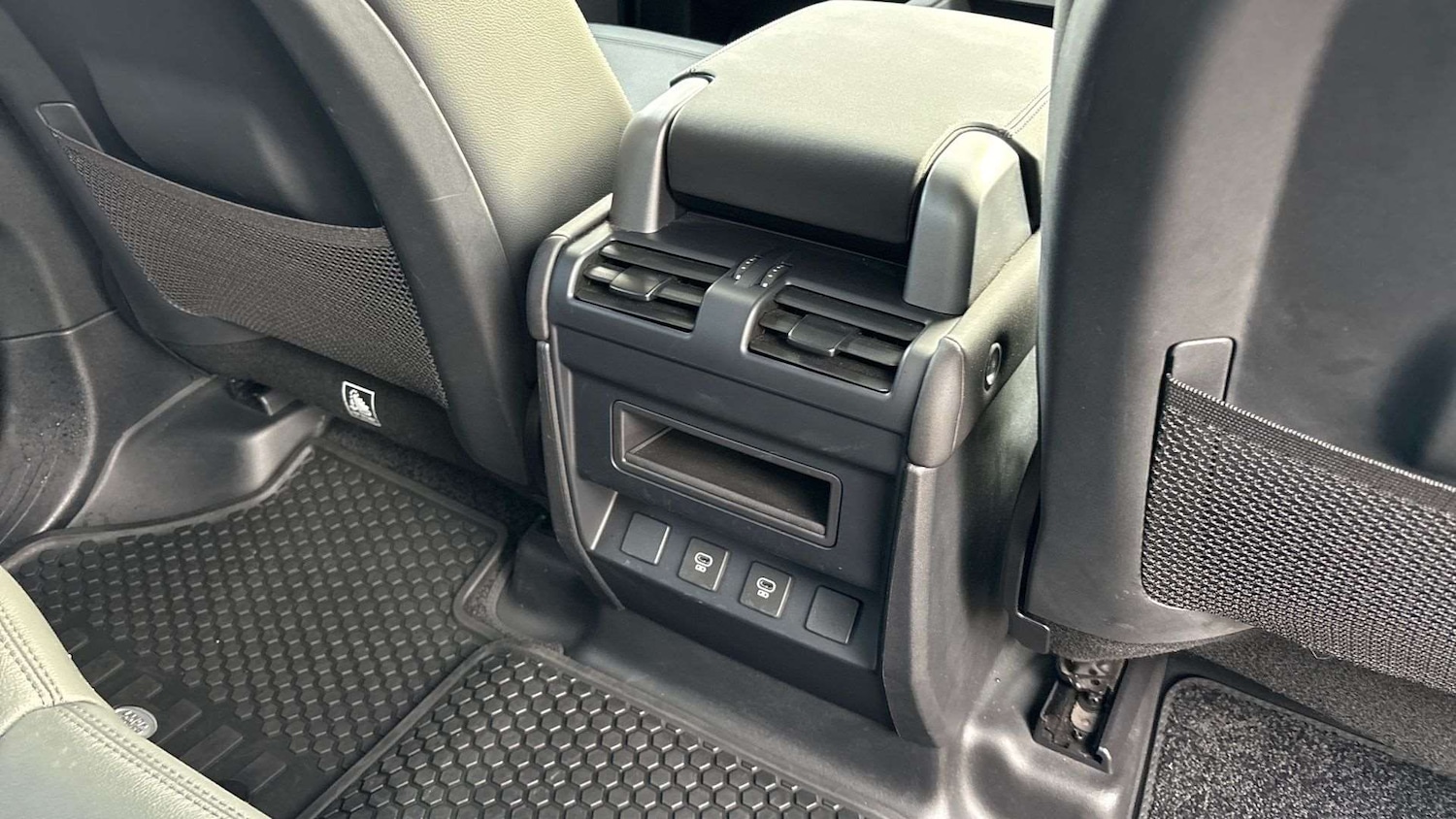 Used Land Rover Defender 2024 for sale - 76435728: Photo 18