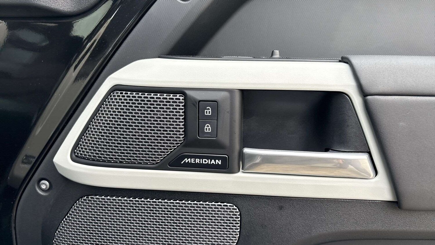 Used Land Rover Defender 2024 for sale - 76435728: Photo 24