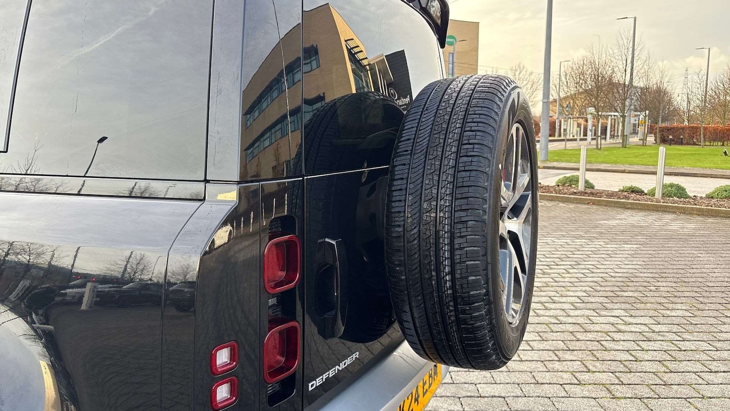 Used Land Rover Defender 2024 for sale - 76435728: Photo 32