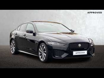 2024 - 2.0 D200 R-Dynamic SE Black 4dr Auto
