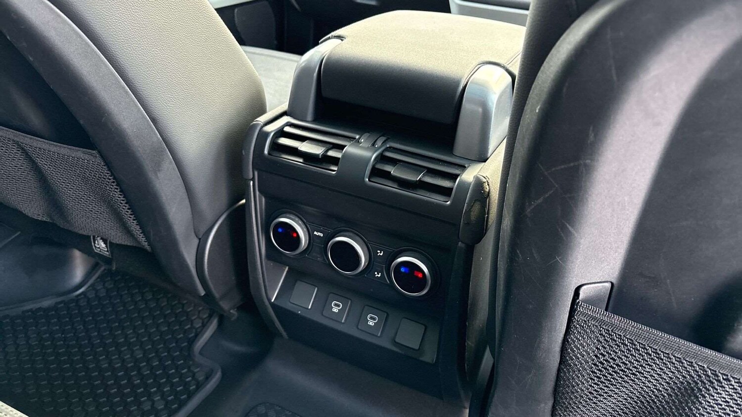 Used Land Rover Defender 2022 for sale - 77051393: Photo 18