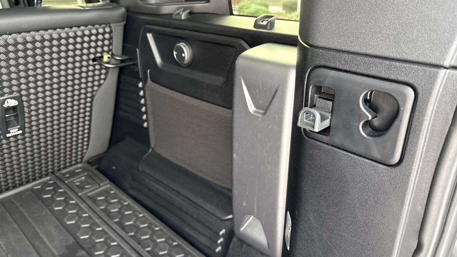 Used Land Rover Defender 2022 for sale - 77051393: Photo 27