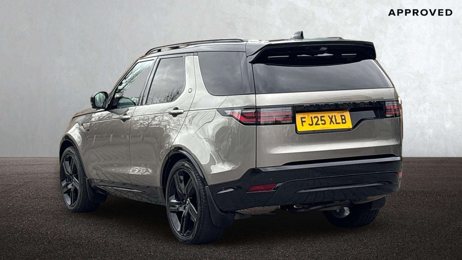 Used Land Rover Discovery 2025 for sale - 76421248: Photo 2