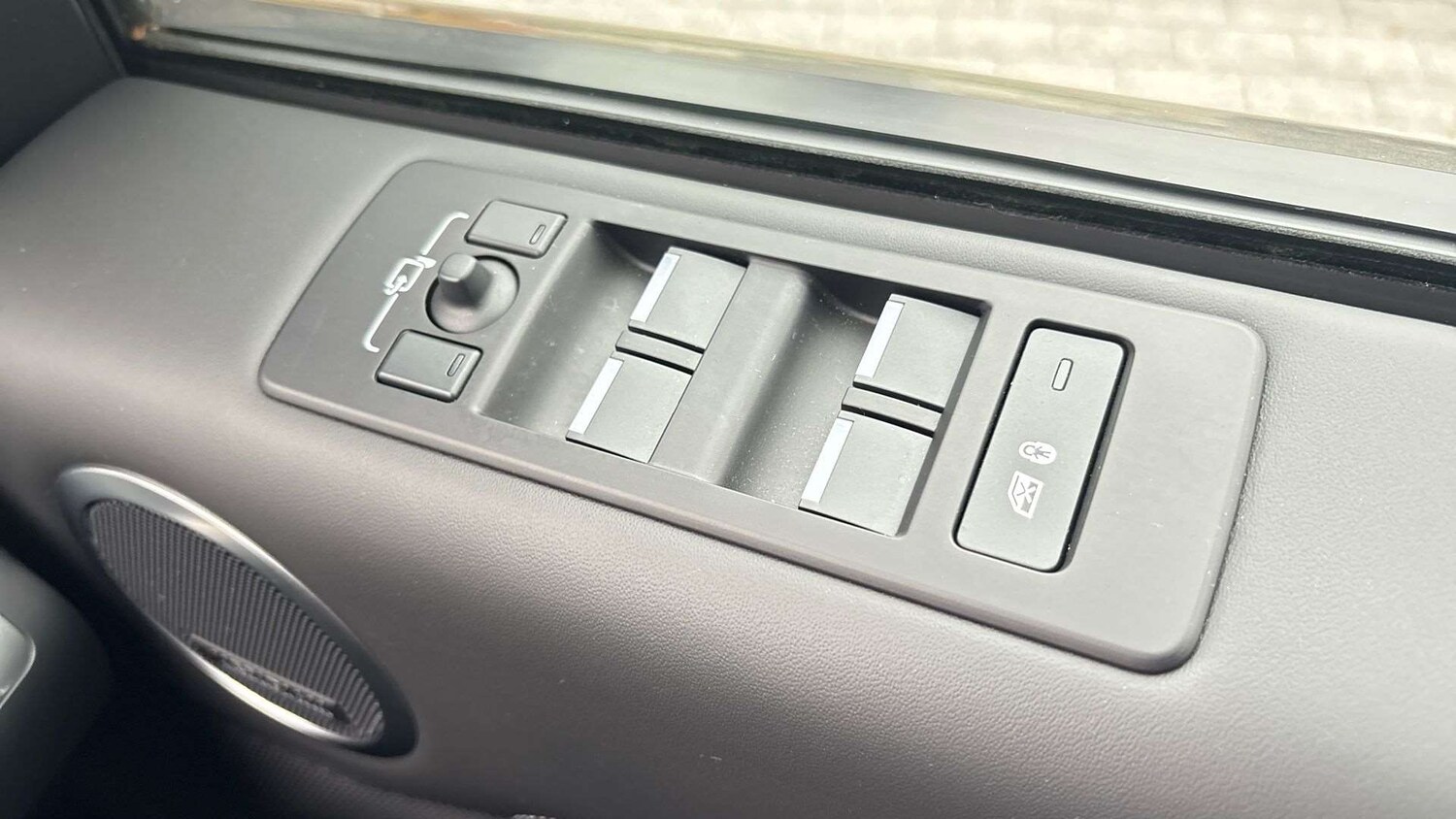 Used Land Rover Discovery 2025 for sale - 76421248: Photo 25