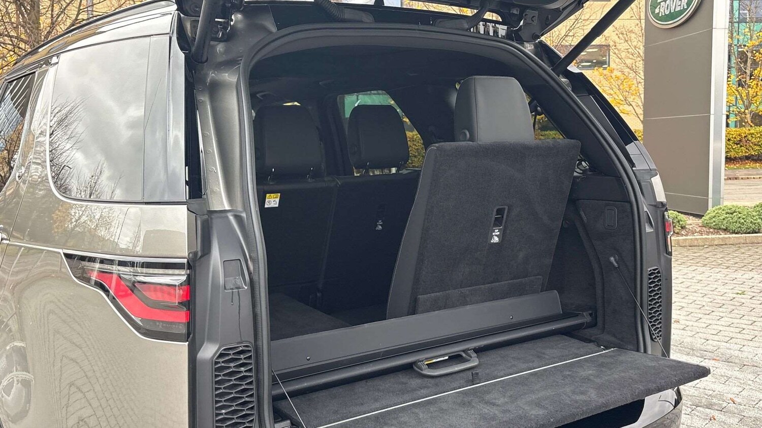 Used Land Rover Discovery 2025 for sale - 76421248: Photo 32