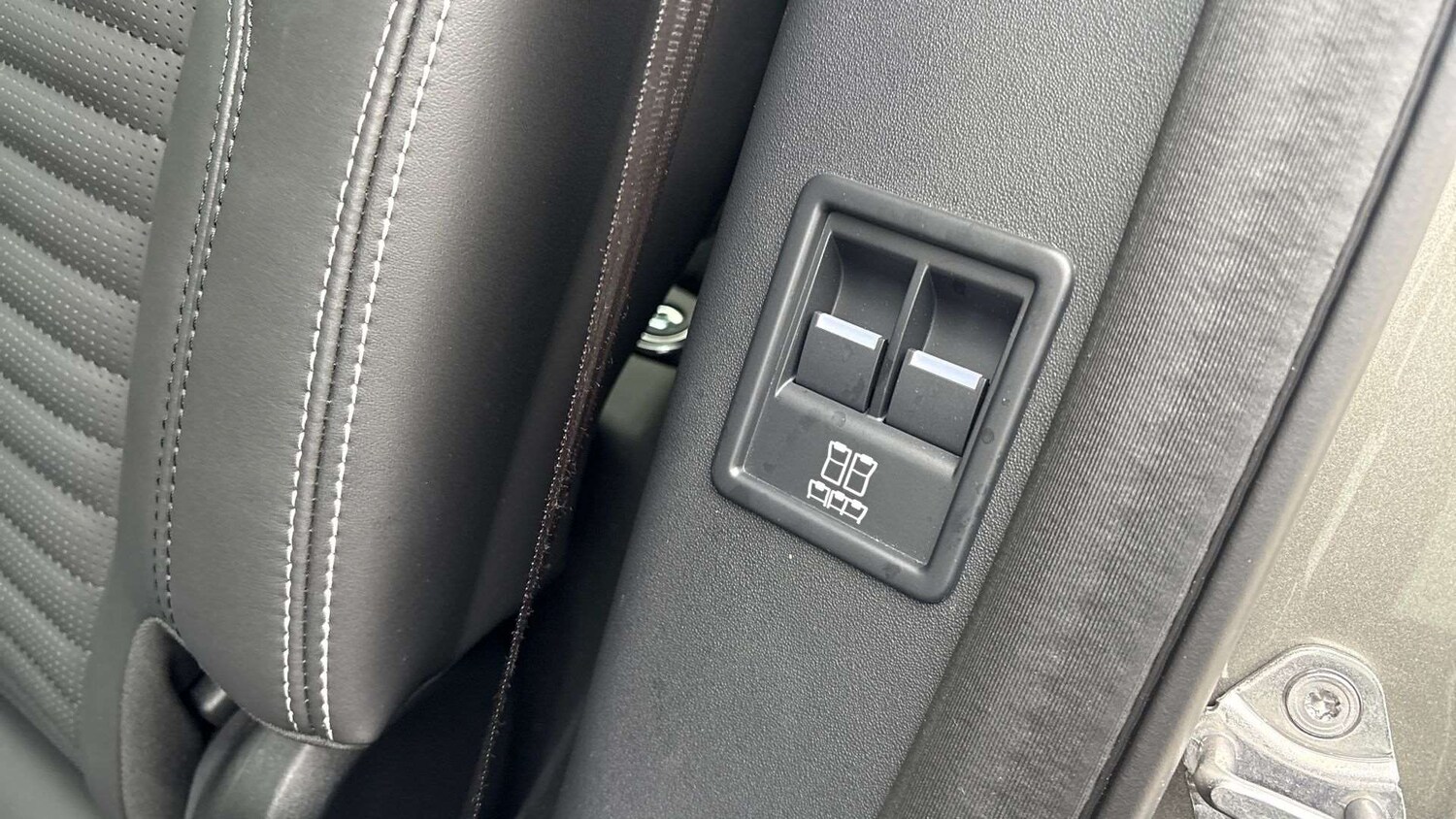 Used Land Rover Discovery 2025 for sale - 76421248: Photo 34