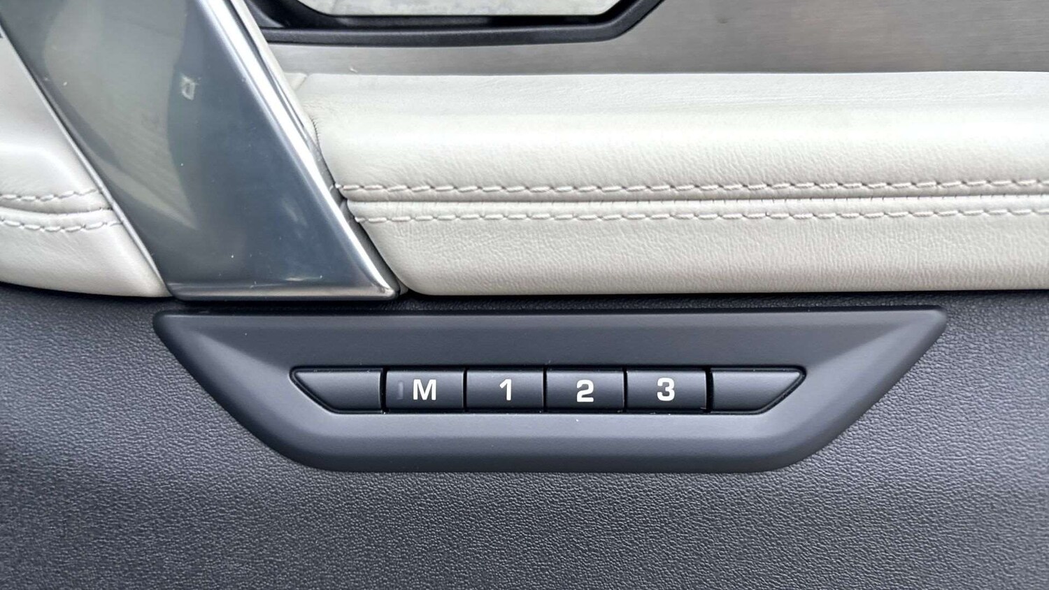 Used Land Rover Discovery Sport 2024 for sale - 77397937: Photo 34