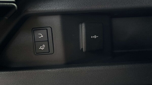 Used Land Rover Discovery Sport 2023 for sale - 76045118: Photo 31