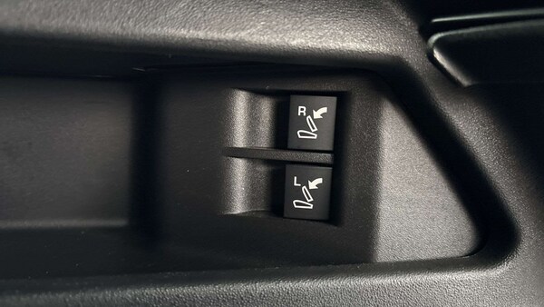 Used Land Rover Discovery Sport 2023 for sale - 76045118: Photo 32