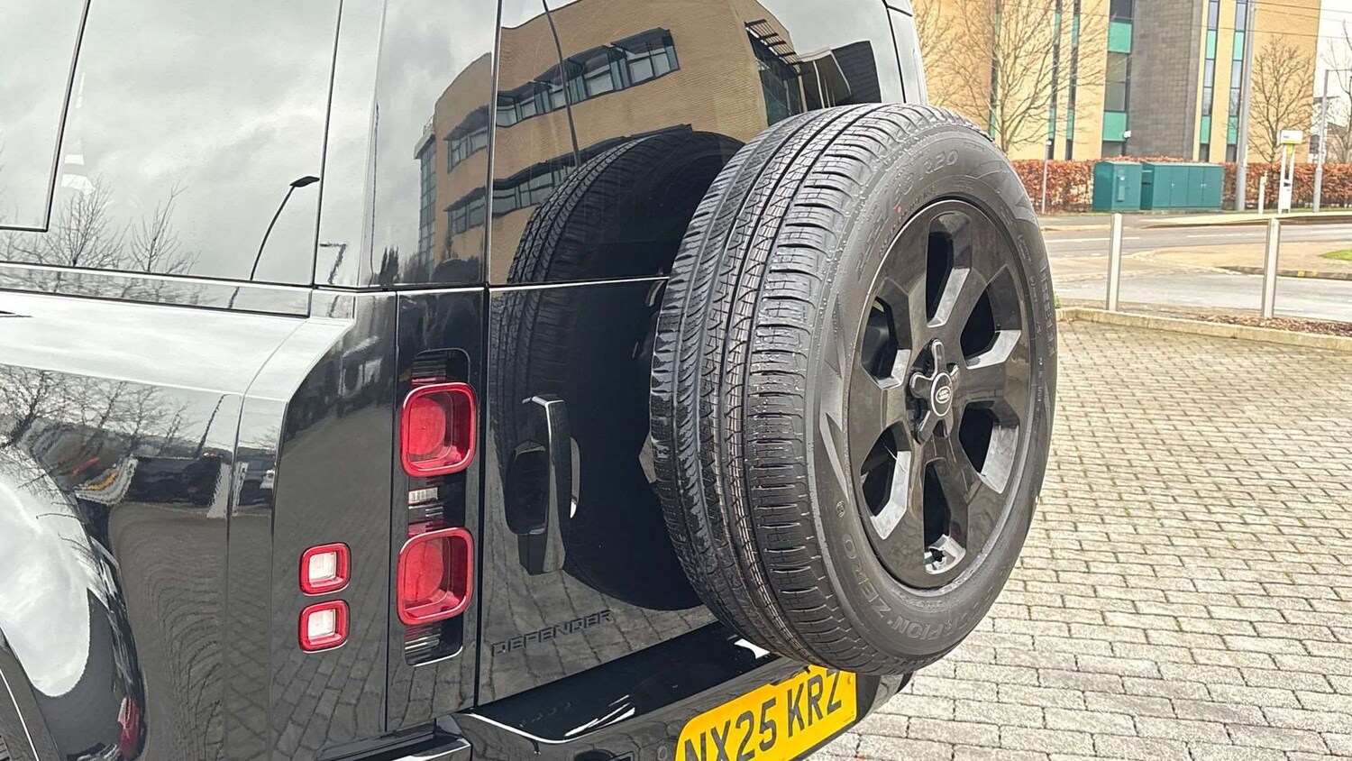 Used Land Rover Defender 2025 for sale - 77270255: Photo 32