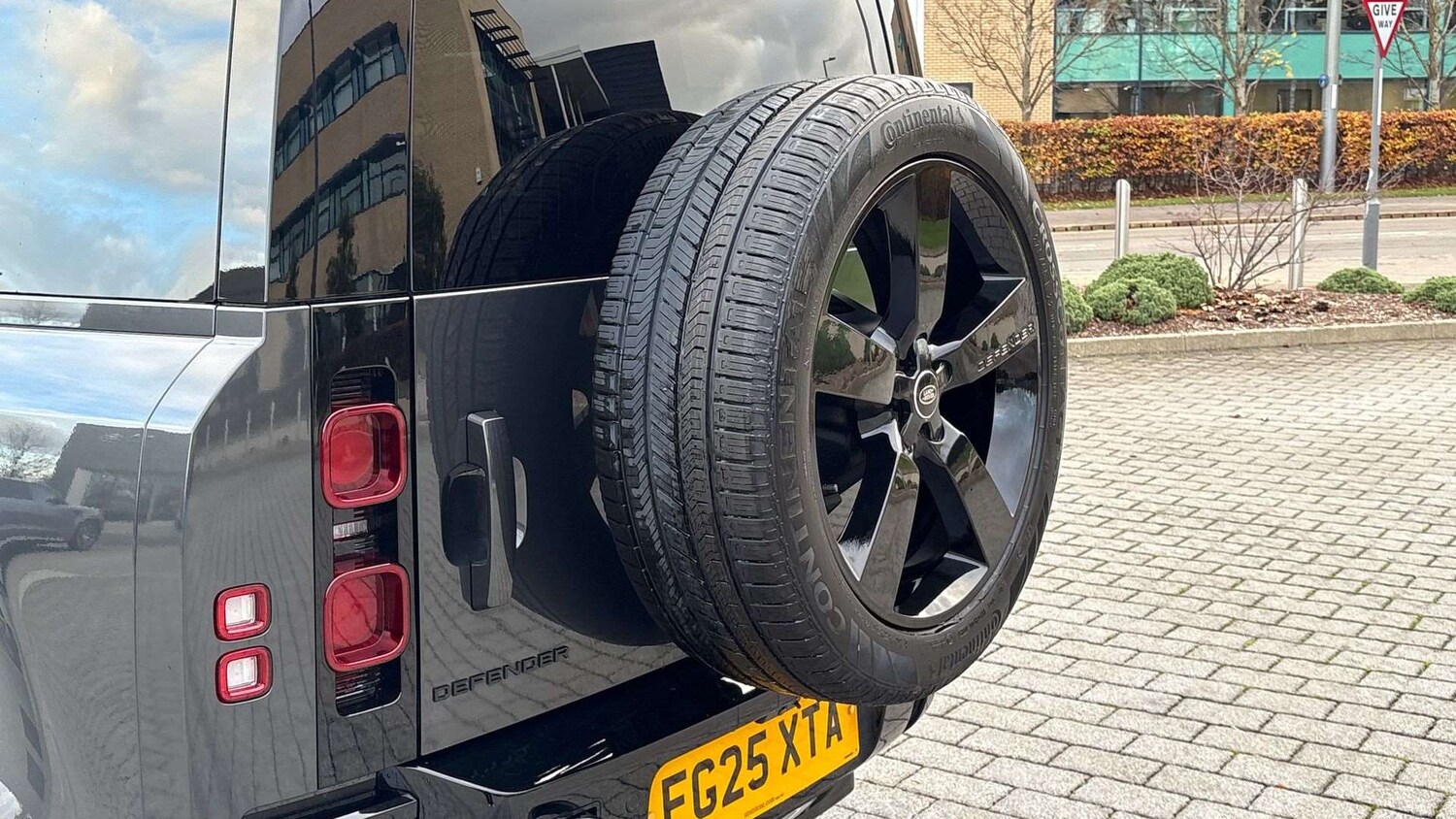 Used Land Rover Defender 2025 for sale - 76487998: Photo 32