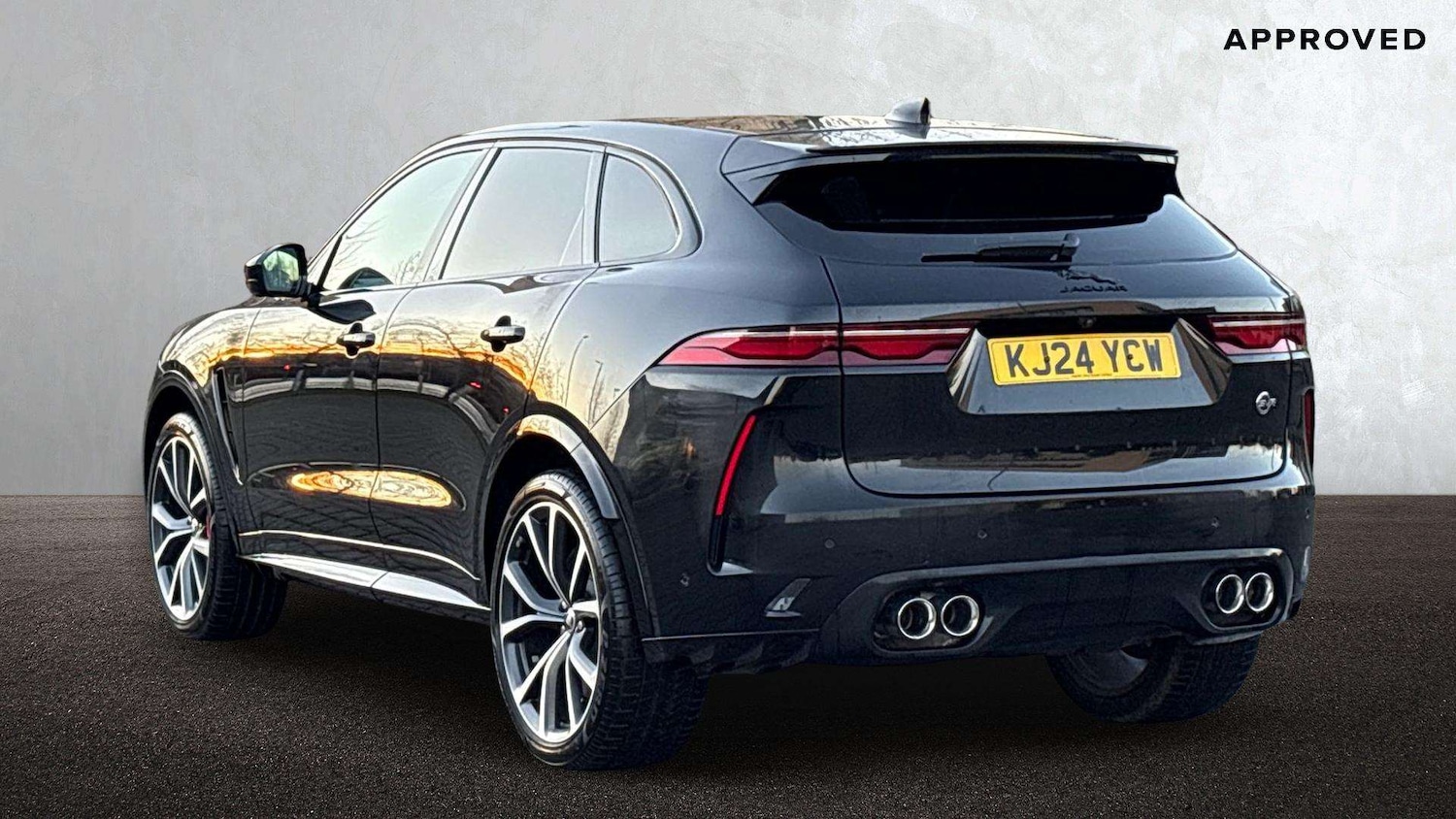 Used Jaguar F-Pace 2024 for sale - 76692186: Photo 2