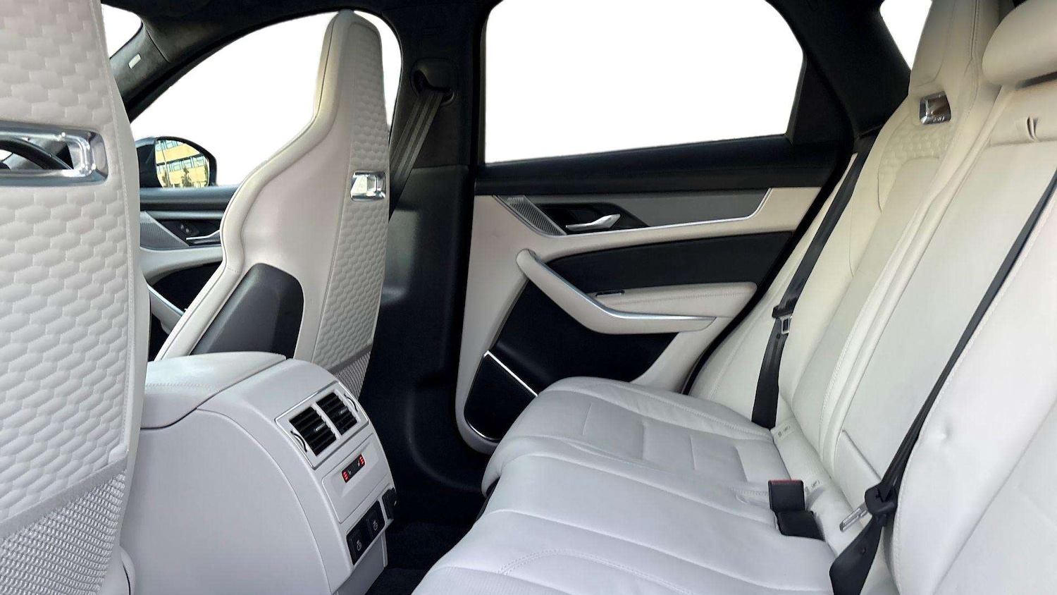 Used Jaguar F-Pace 2024 for sale - 76692186: Photo 4