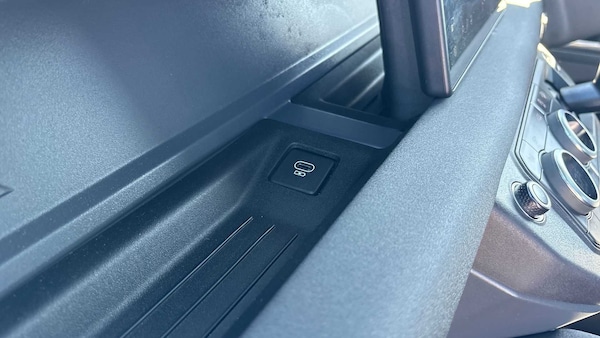 Used Land Rover Defender 2023 for sale - 76218317: Photo 15