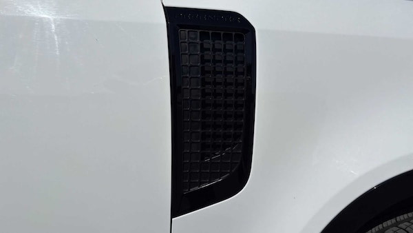 Used Land Rover Defender 2023 for sale - 76218317: Photo 16