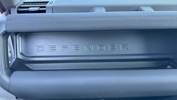 Used Land Rover Defender 2023 for sale - 76218317: Photo 1