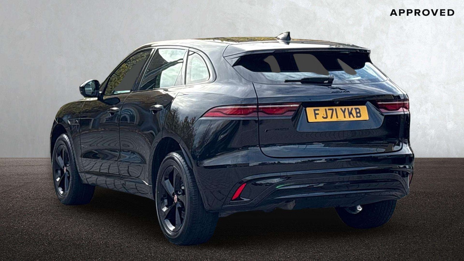 Used Jaguar F-Pace 2021 for sale - 76598308: Photo 2