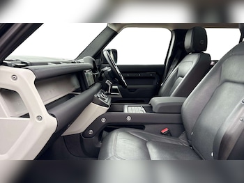 Used Land Rover Defender 2022 for sale - 79118044: Photo