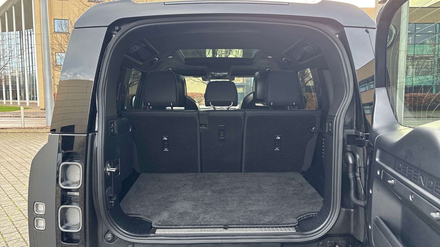 Used Land Rover Defender 2025 for sale - 76692012: Photo 10