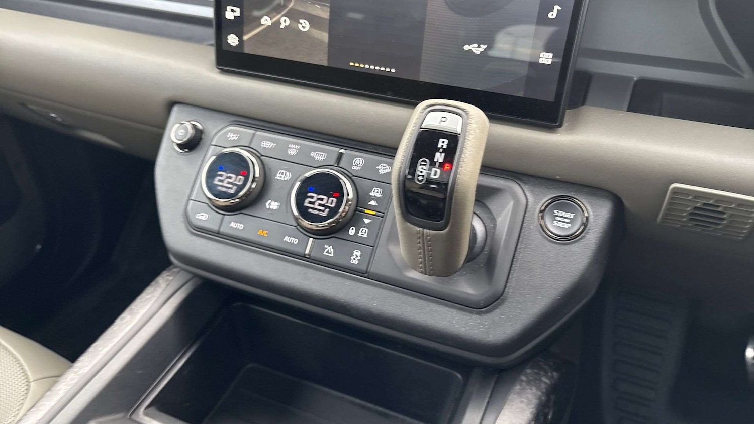 Used Land Rover Defender 2025 for sale - 76692012: Photo 13