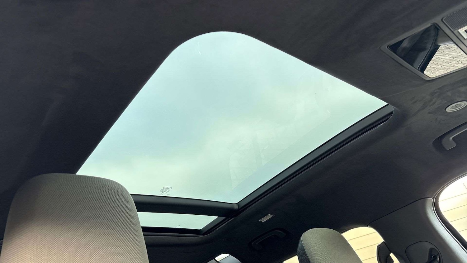 Used Land Rover Defender 2025 for sale - 76692012: Photo 21