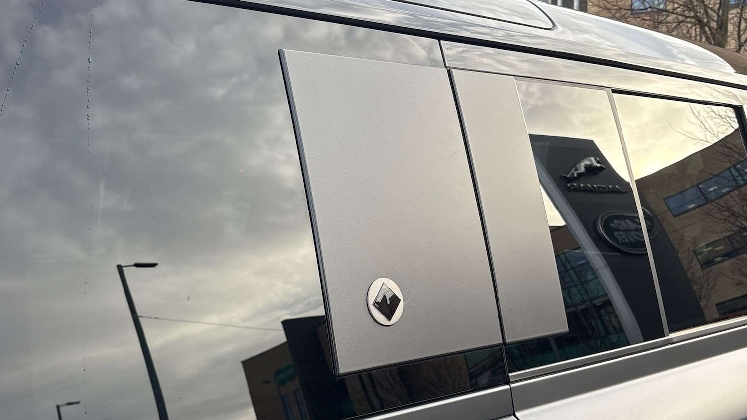 Used Land Rover Defender 2025 for sale - 76692012: Photo 32