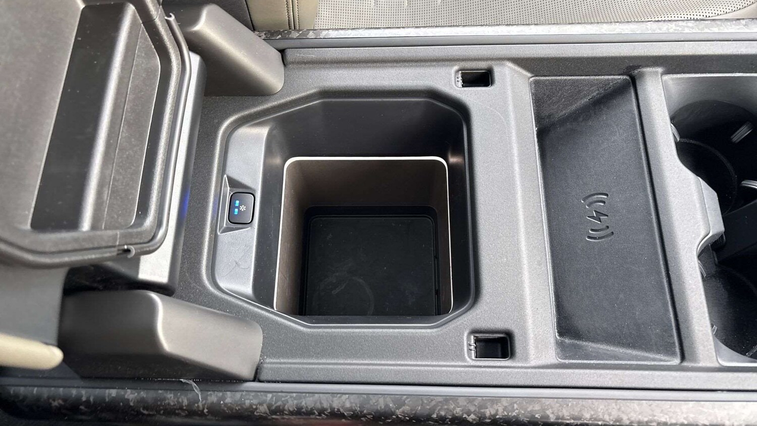 Used Land Rover Defender 2025 for sale - 76692012: Photo 35