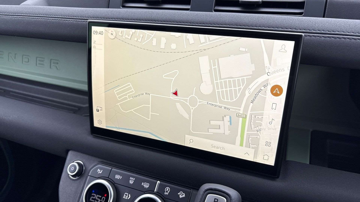 Used Land Rover Defender 2023 for sale - 76421266: Photo 11